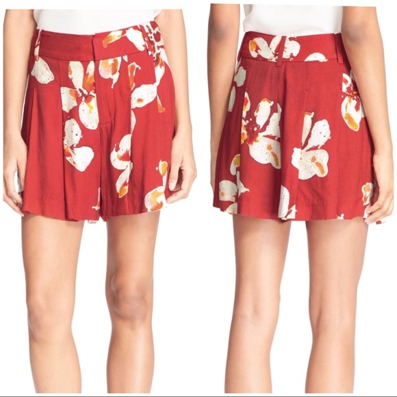 Alice + Olivia Pants - Alice + Olivia Scarlet Floral Print Woven Shorts